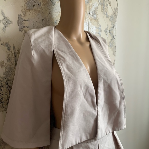 CO-ORD SHORT SET WITH CAPE BLAZER - Picture 3 of 7